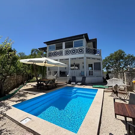 In Kirazli Villa Kusadası