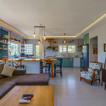 In Kirazli Villa Kusadası