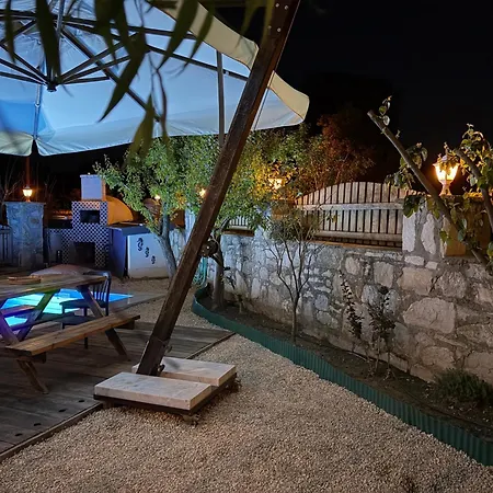 In Kirazli Kusadası